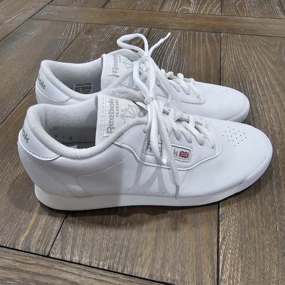 Reebok Shoes - Reebok Princess Women's White Leather sneakers size 7.5